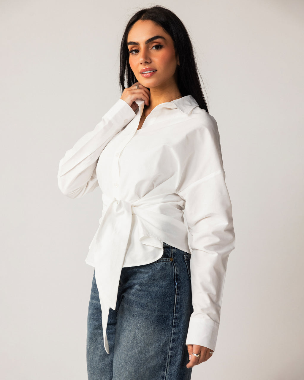 Casual shirt with a drawstring at the waist