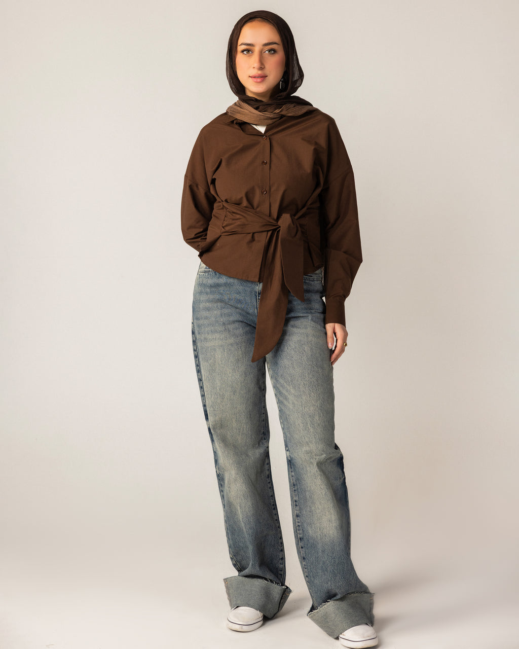 Casual shirt with a drawstring at the waist