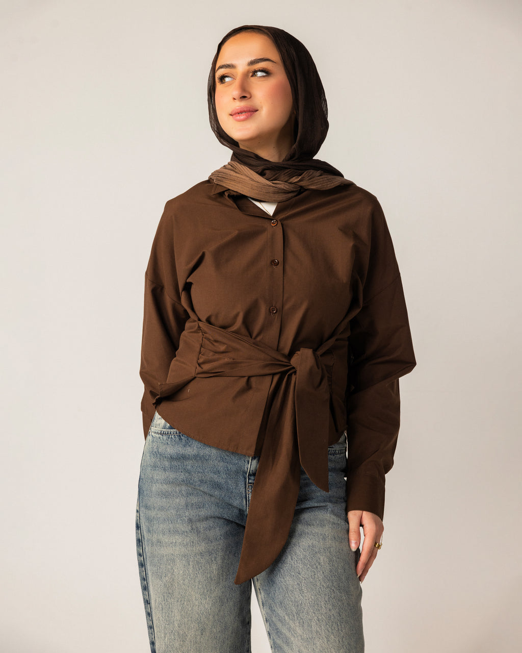 Casual shirt with a drawstring at the waist