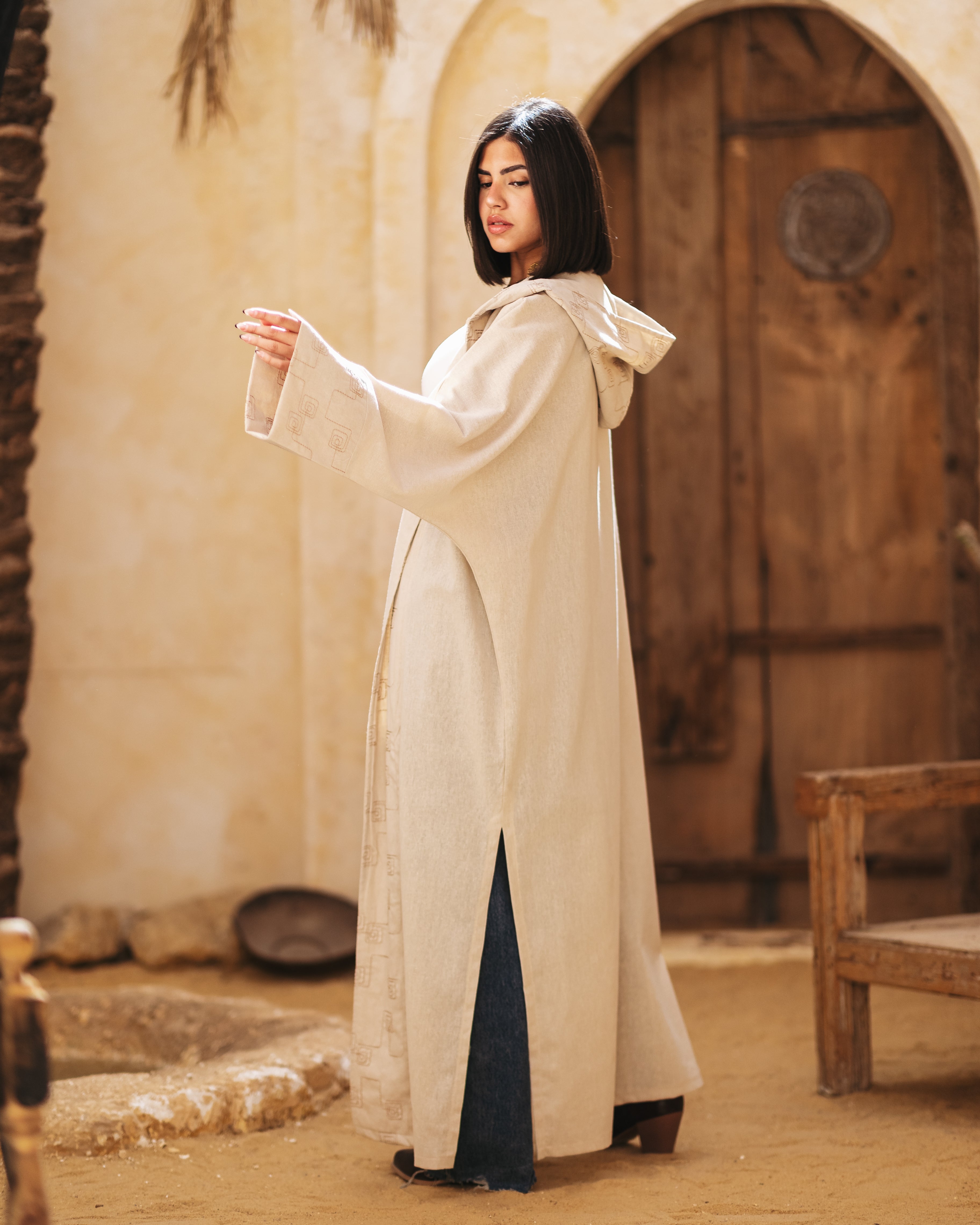 Linen hooded kaftan with effortless elegance