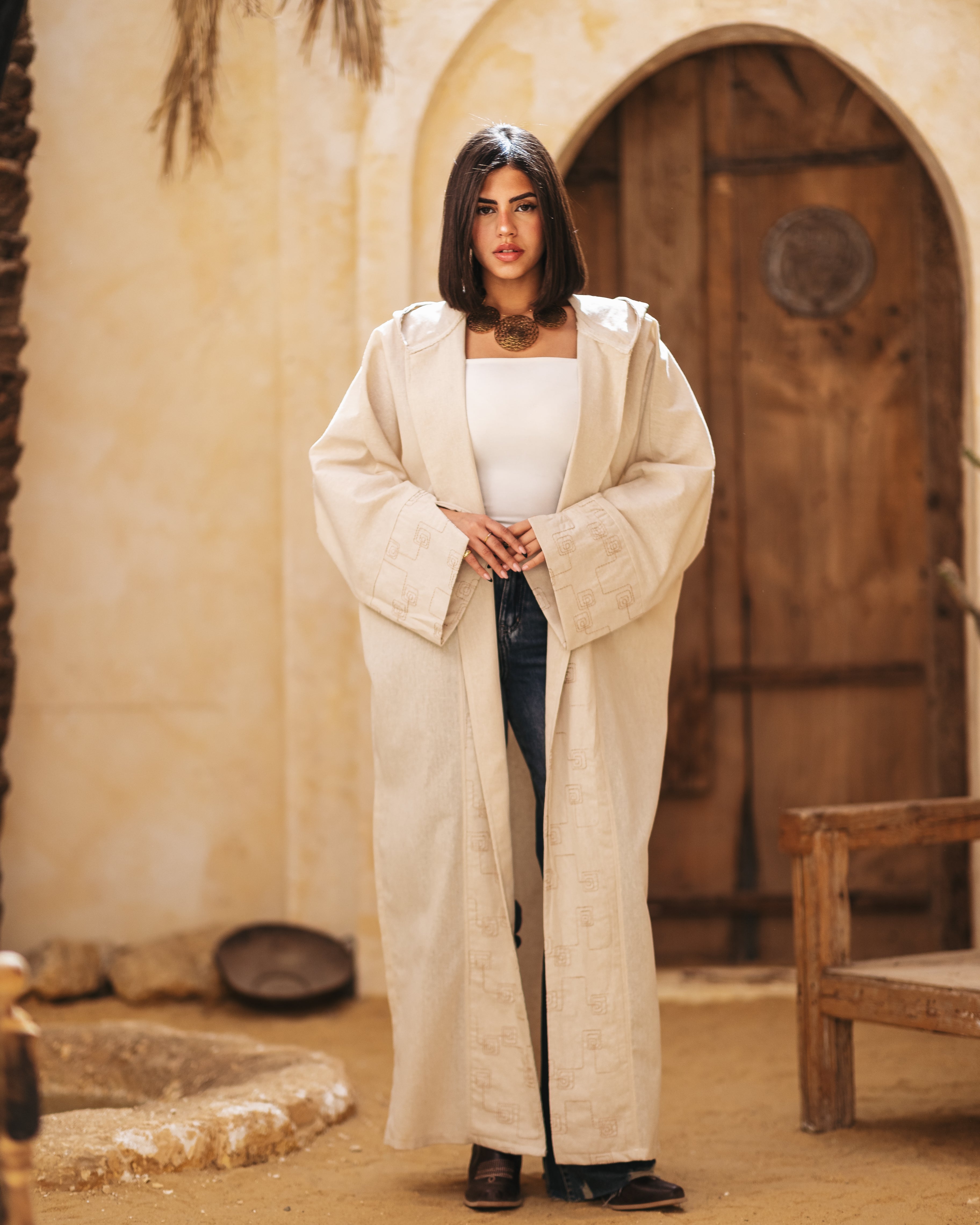 Linen hooded kaftan with effortless elegance