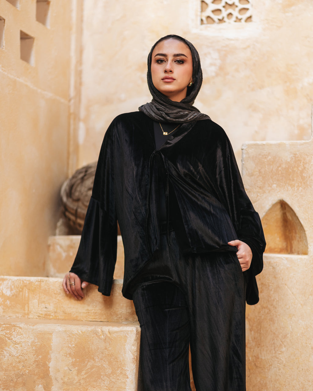 Soft velvet set with a timeless touch