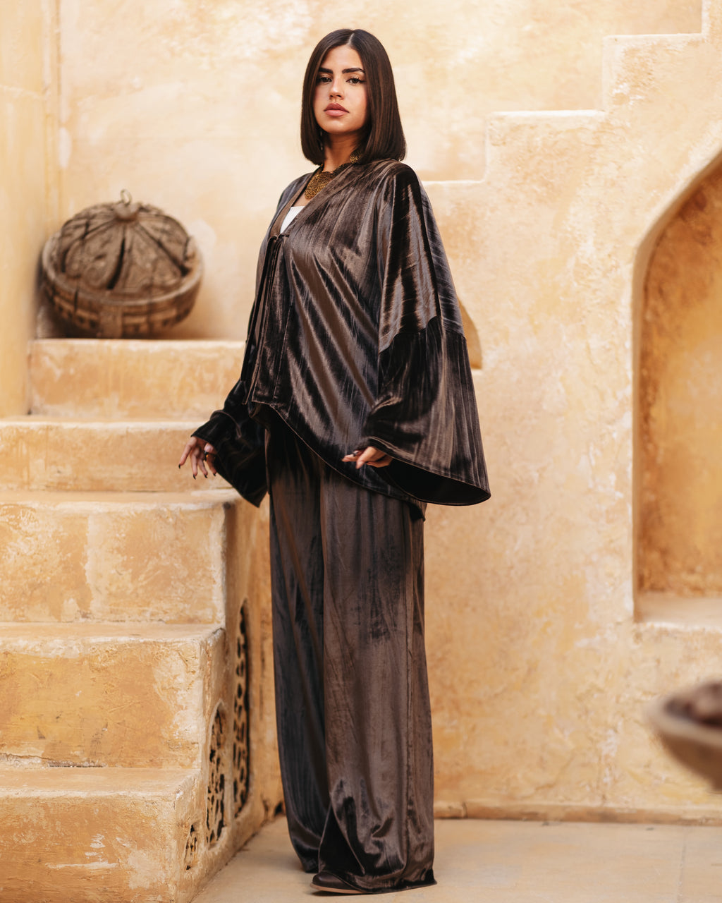 Soft velvet set with a timeless touch