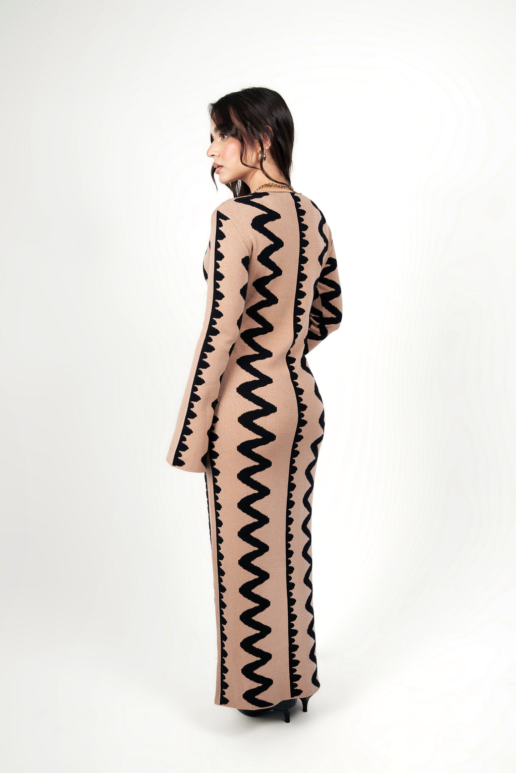 Knitted wavy-pattern dress