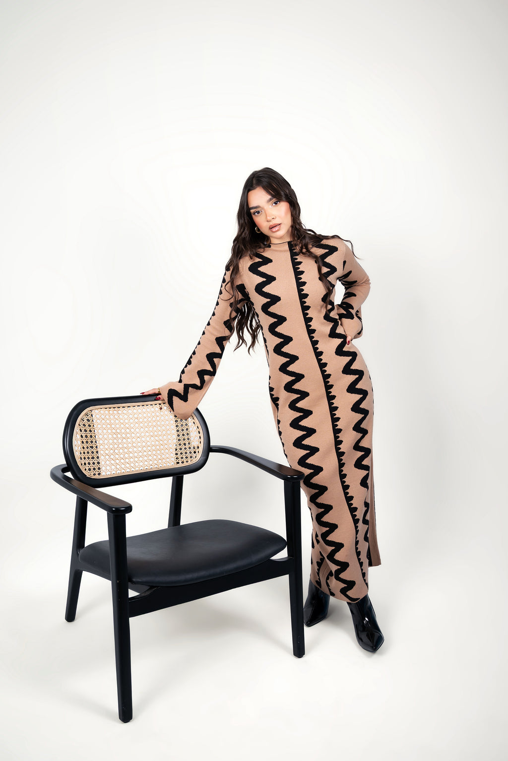 Knitted wavy-pattern dress