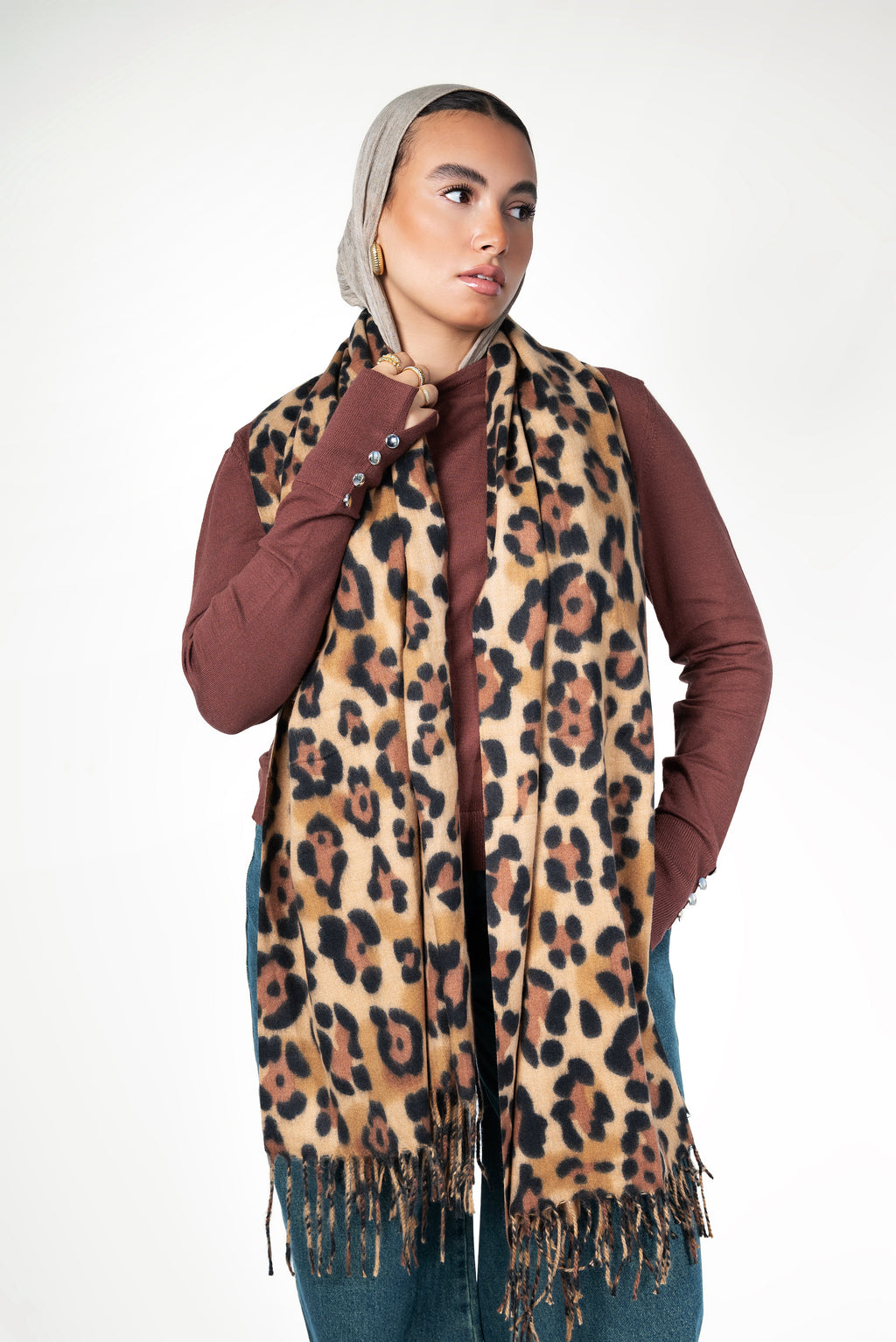 شال بنقشة  - بني وأسود