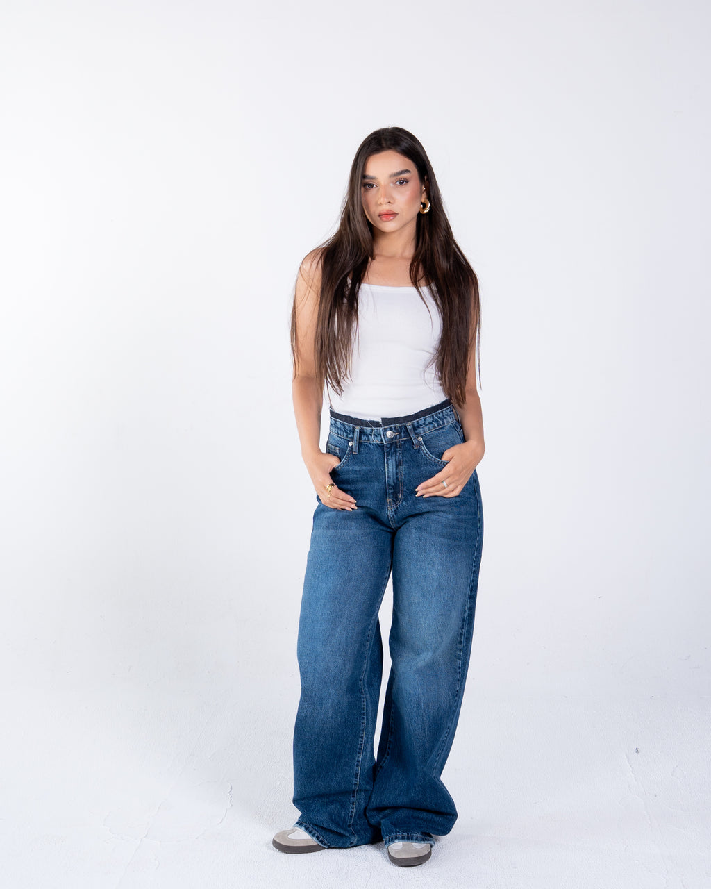 Wide-leg jeans with a double waistband