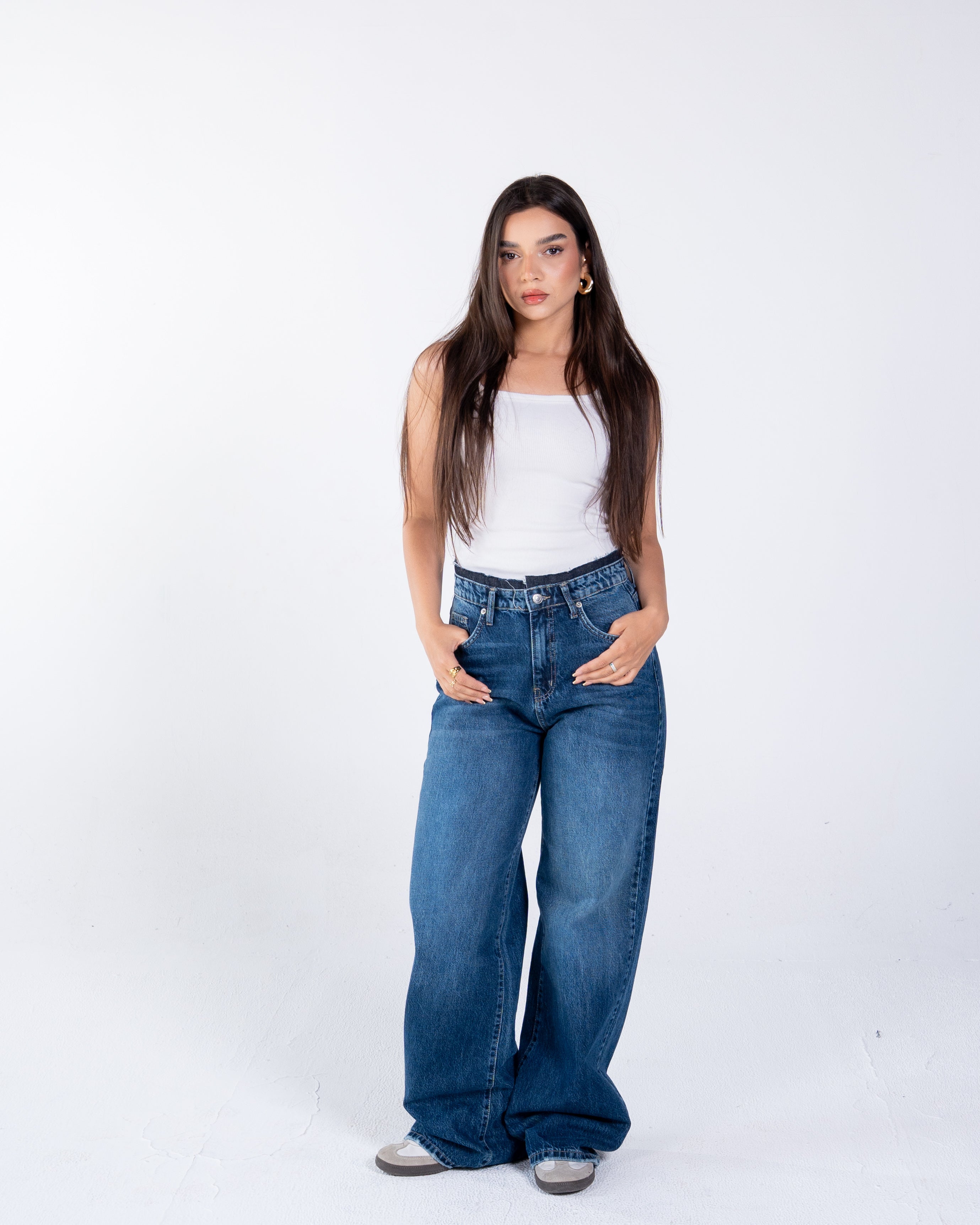 Wide-leg jeans with a double waistband