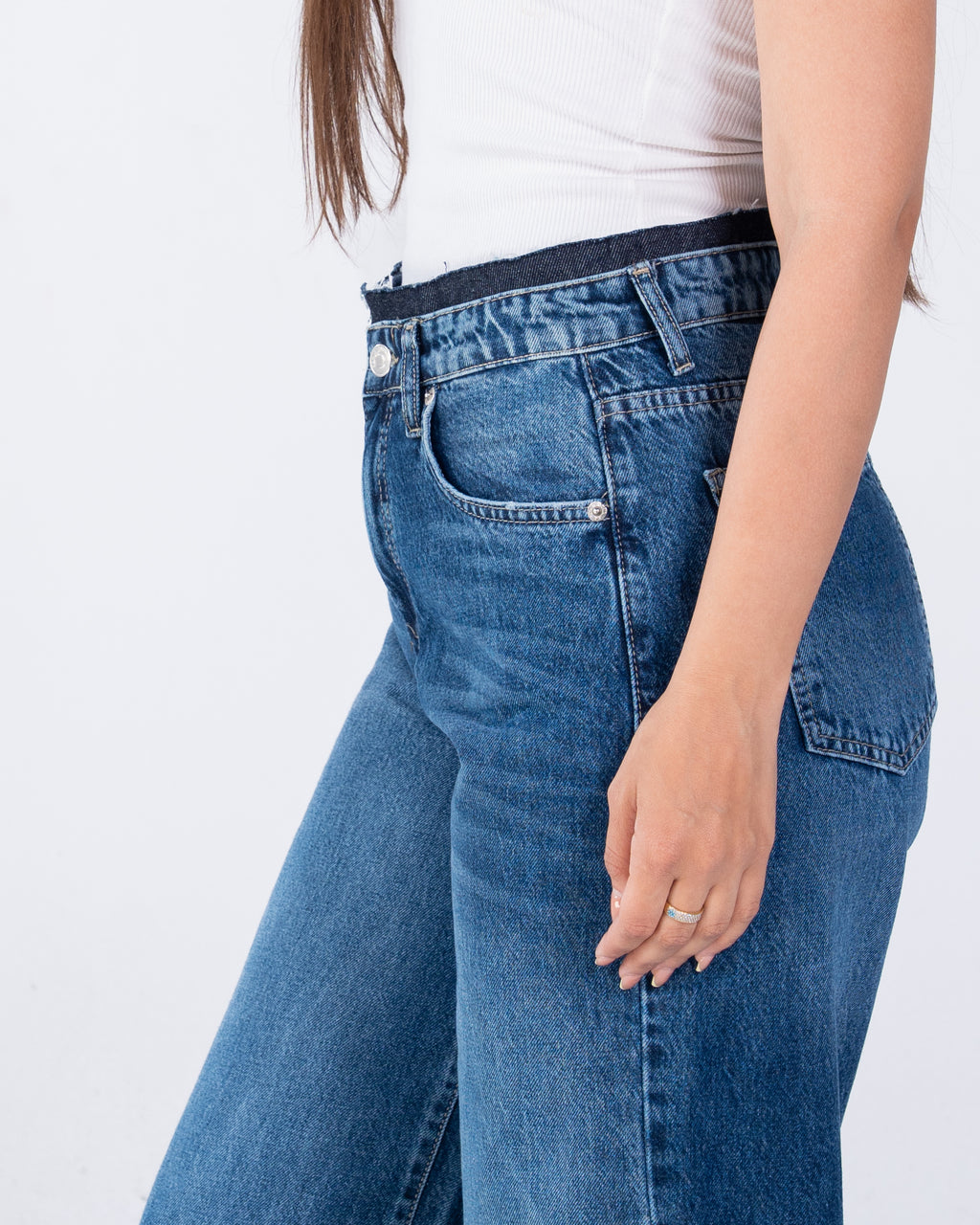 Wide-leg jeans with a double waistband