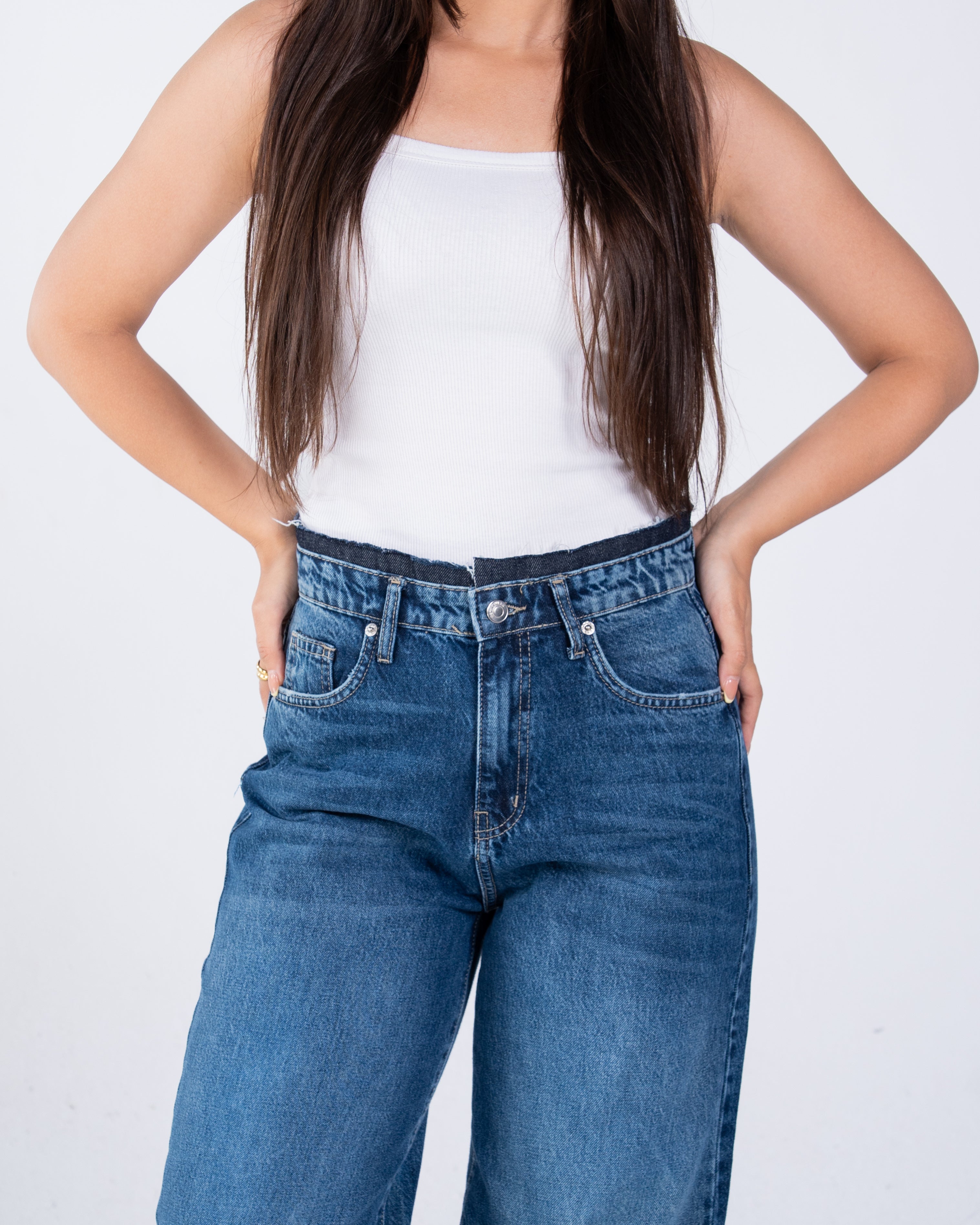 Wide-leg jeans with a double waistband